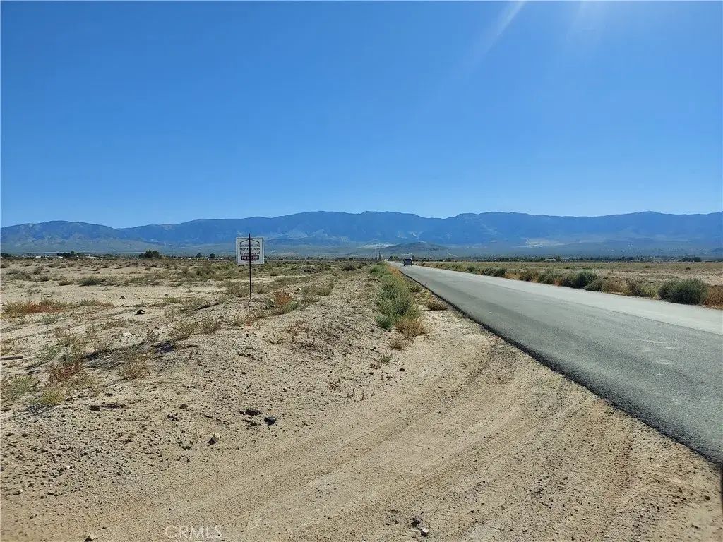 Locust Parcel #0450-024-01, Lucerne Valley