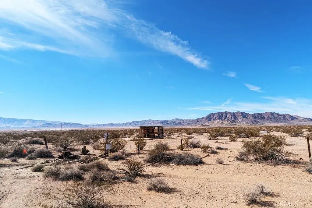 7 Northside Rd, Lucerne Valley
