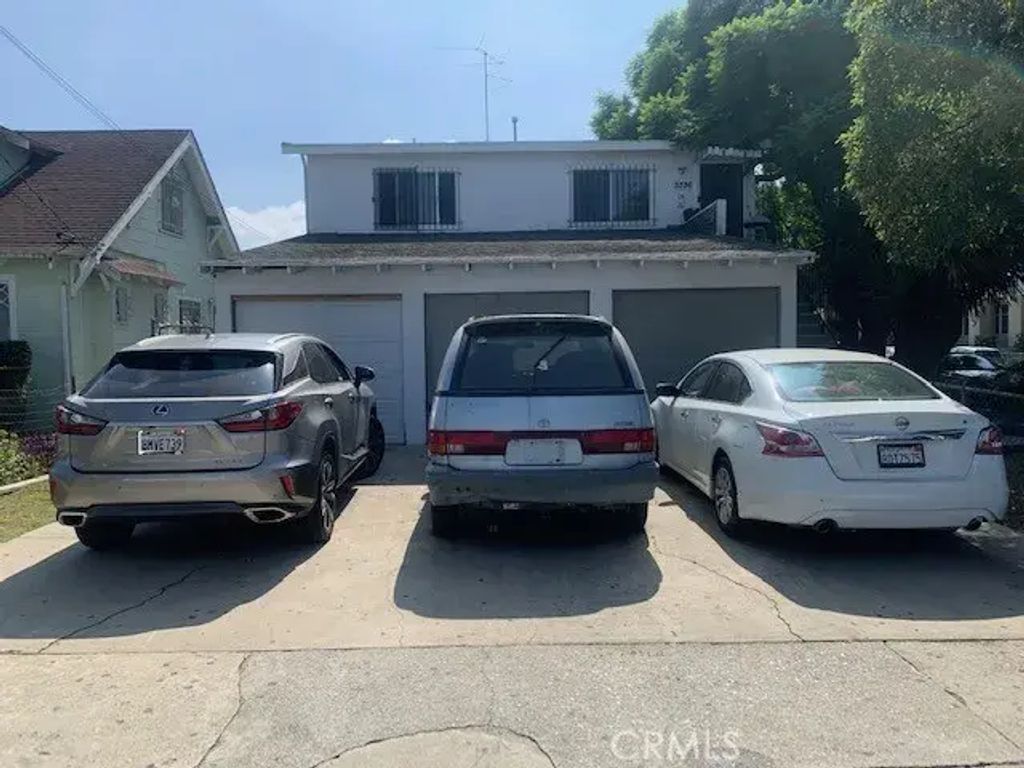 3734 S Harvard Boulevard, Los Angeles