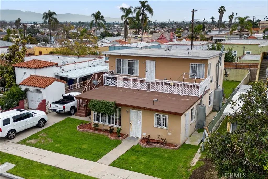 6820 S Van Ness Avenue, Los Angeles
