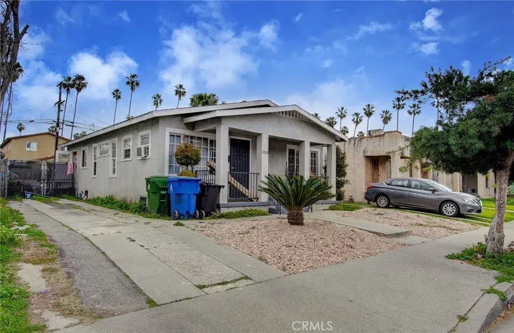 5512 S Van Ness Avenue, Los Angeles