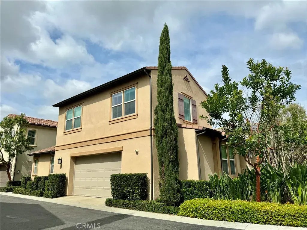 167 Bright Poppy, Irvine