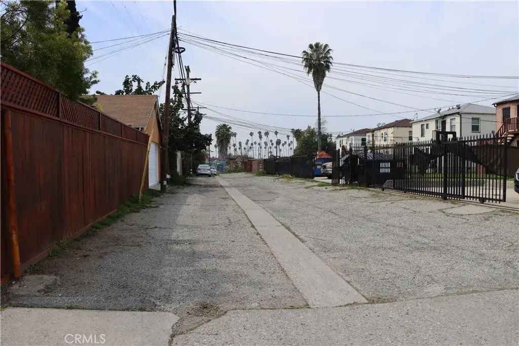 W Apn 5042-031-012 Cimarron St, Los Angeles