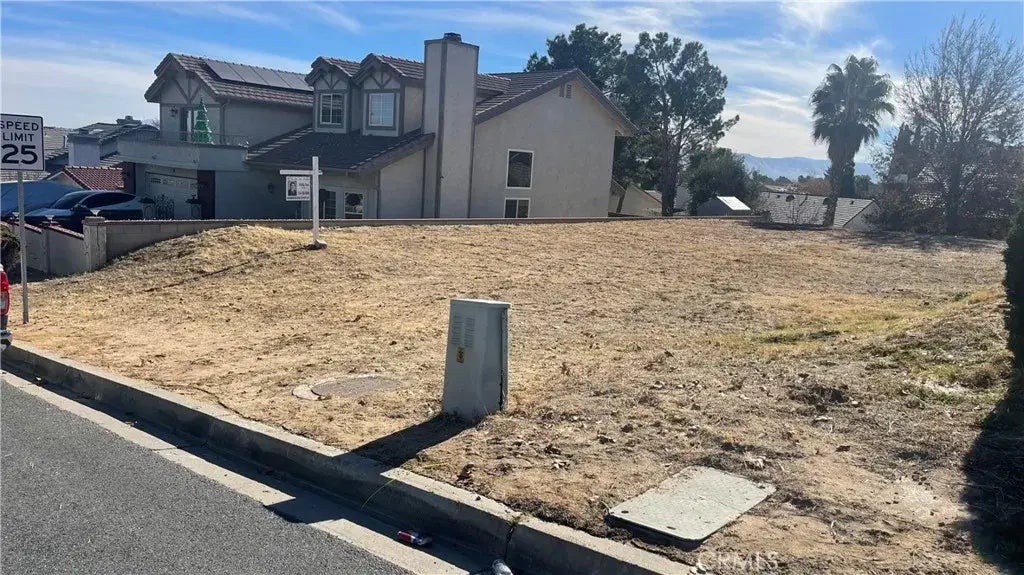 17745 Vista Point, Victorville