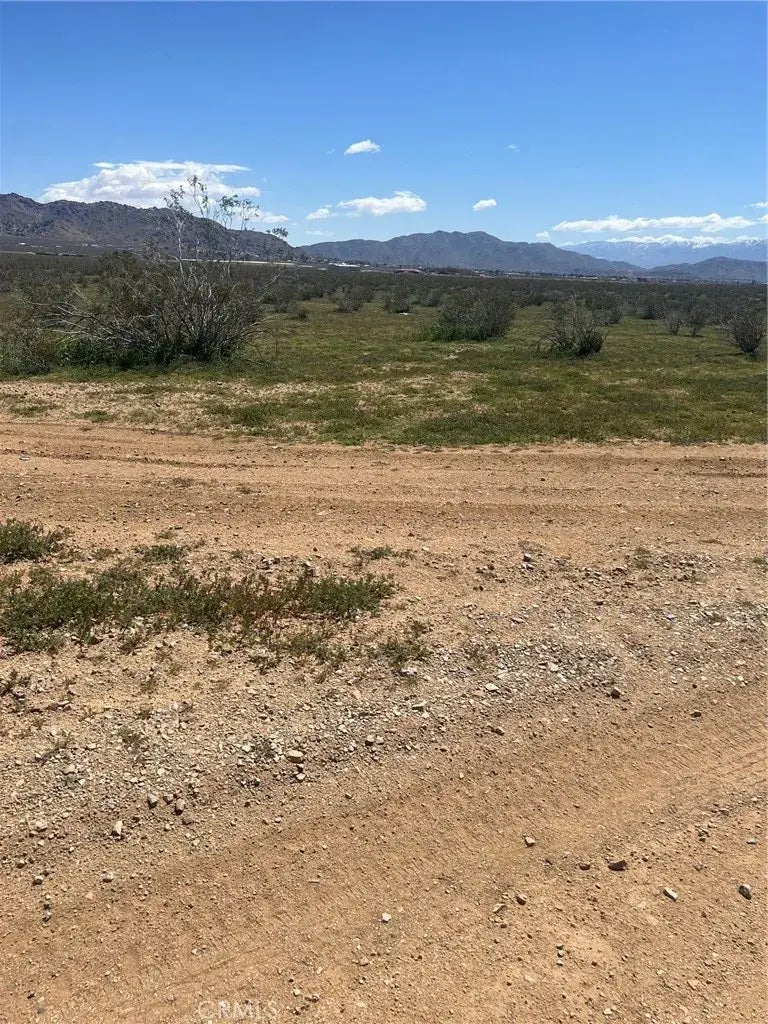 Commanche 0463-372-03-0000, Apple Valley