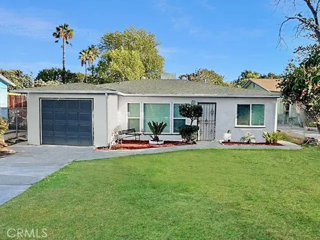 7450 Emerald Street, Riverside