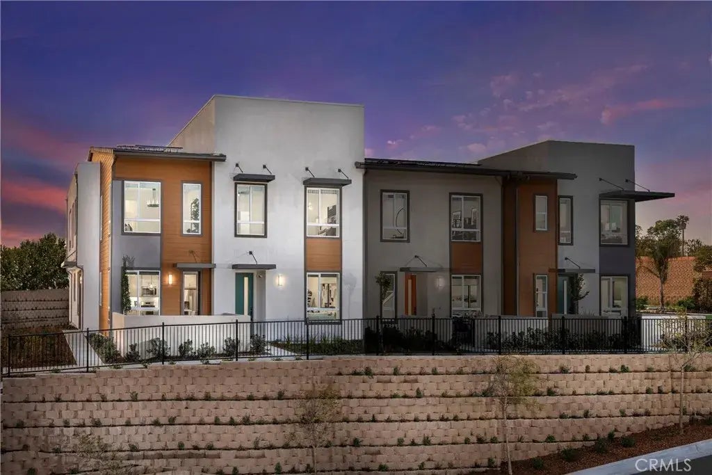 1016 Logan Lane, Vista