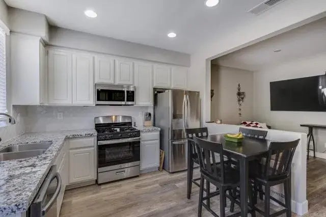 889 Poppyseed Way 208, Hemet