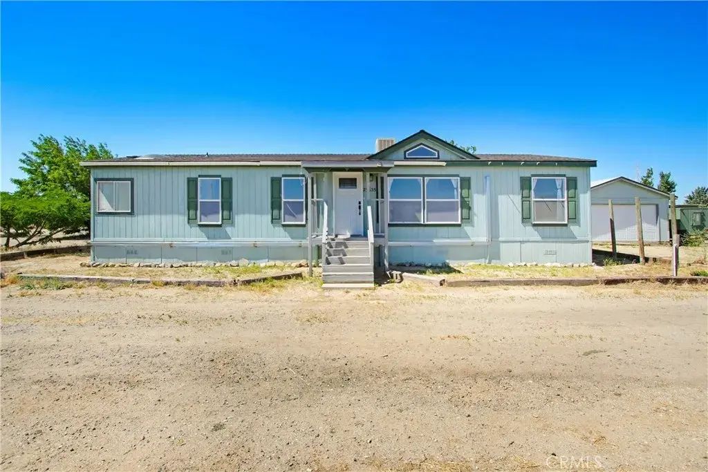 25635 Kargat Street, Lancaster