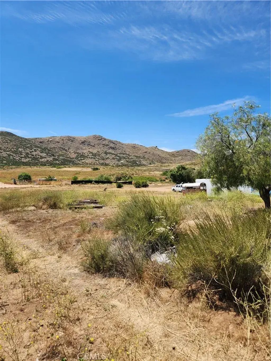 Avenida Abril, Hemet