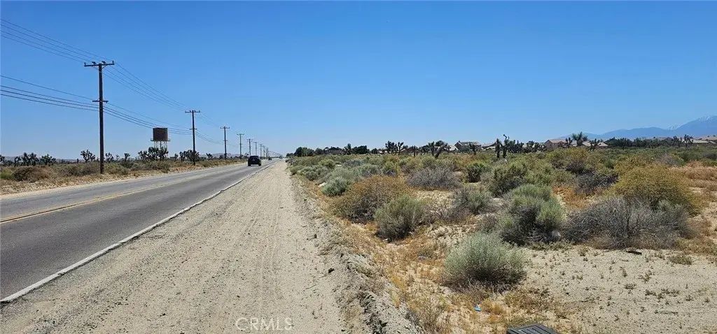 E Palmdale, Palmdale