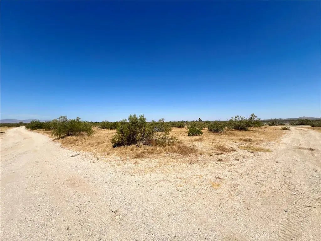 120 E Avenue T-8, Pearblossom