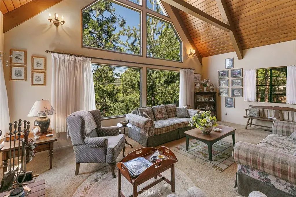 329 Grass Valley Road, Lake Arrowhead