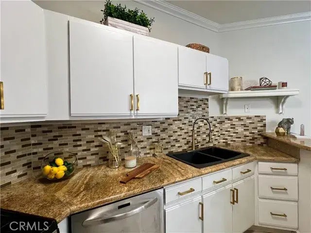 11822 Goshen Avenue 101, Los Angeles