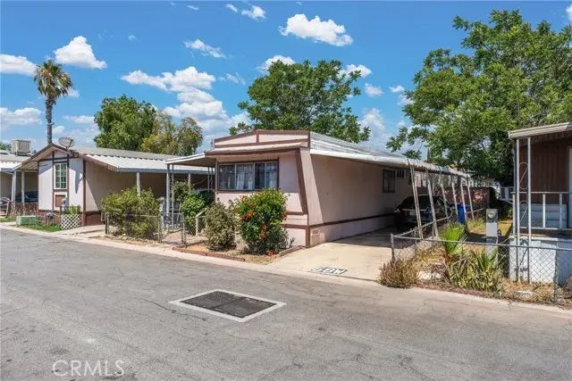 17225 Valley 58w, Fontana