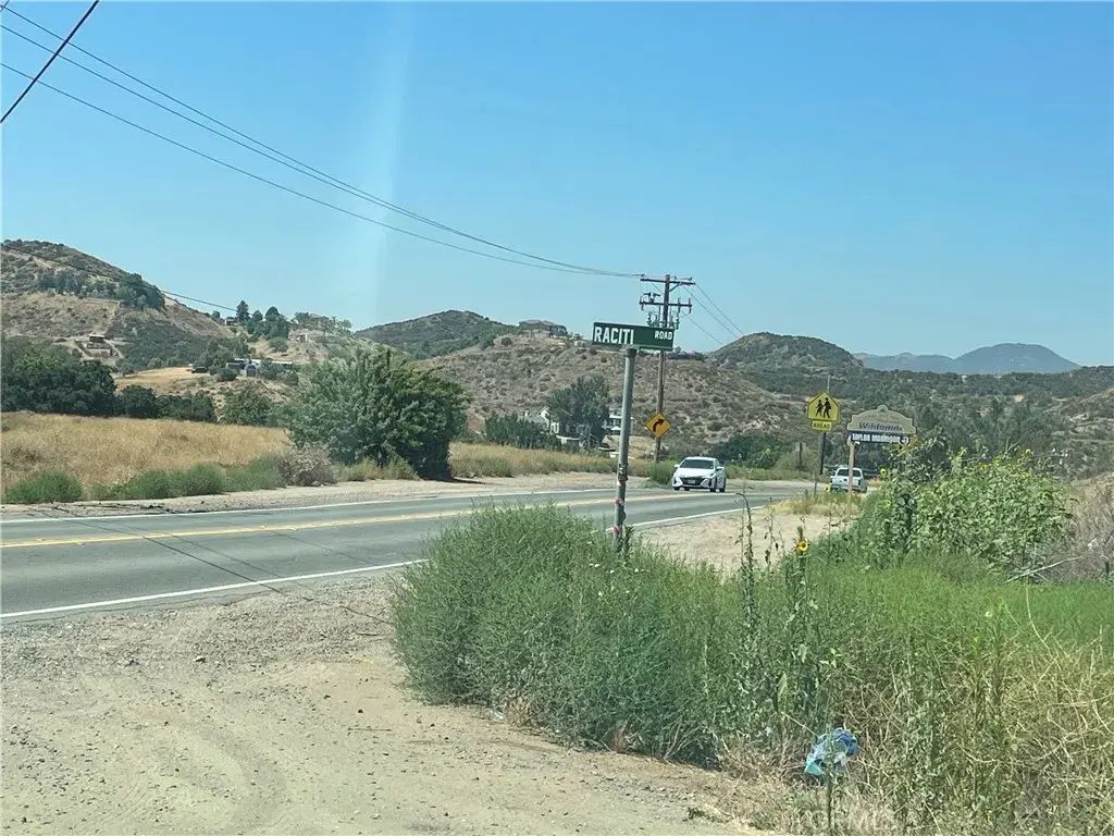Raciti, Wildomar