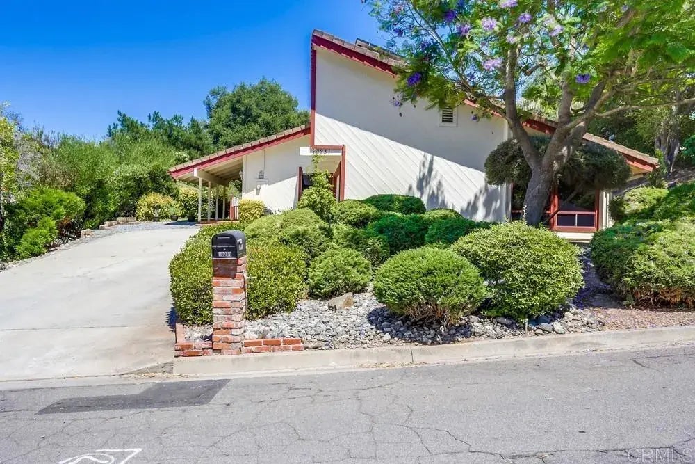 10231 Sage Hill Way, Escondido