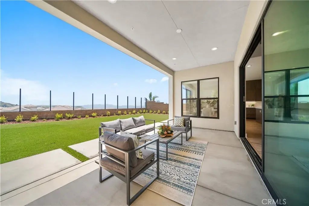 20548 Hummingbird Court, Porter Ranch