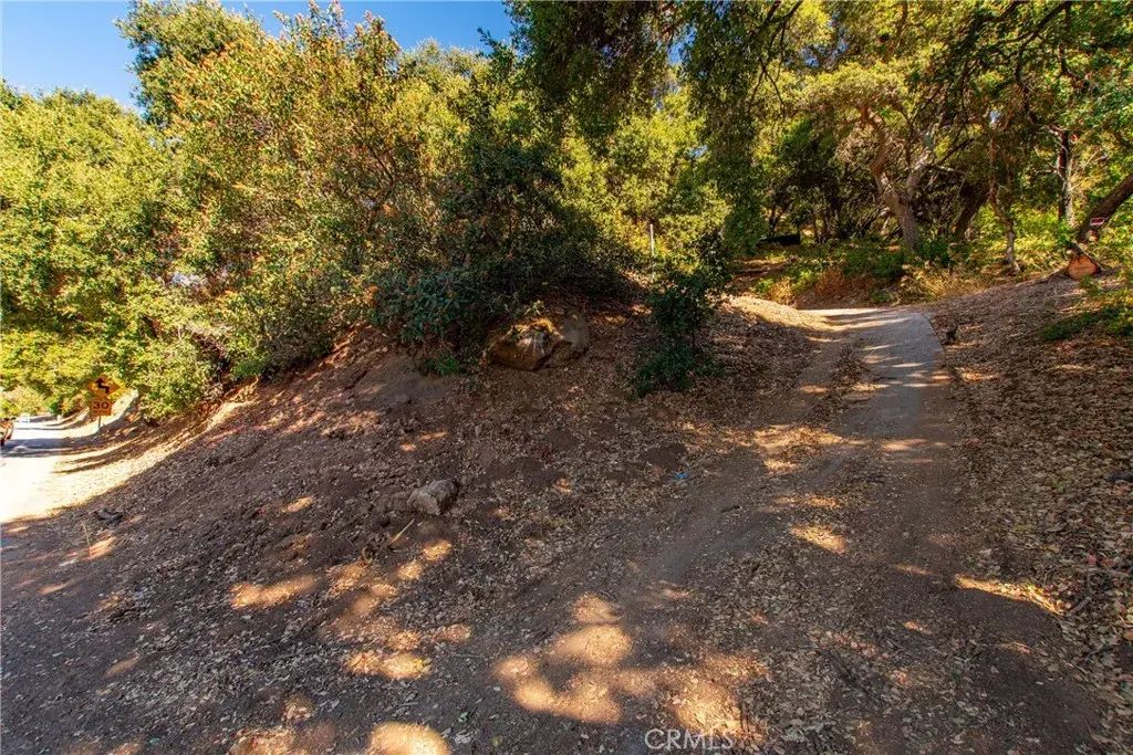 7210 Santa Susana Pass, Simi Valley