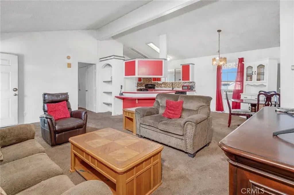 6475 Atlantic 997, Long Beach