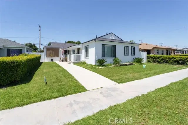 2221 Granada Avenue, Long Beach
