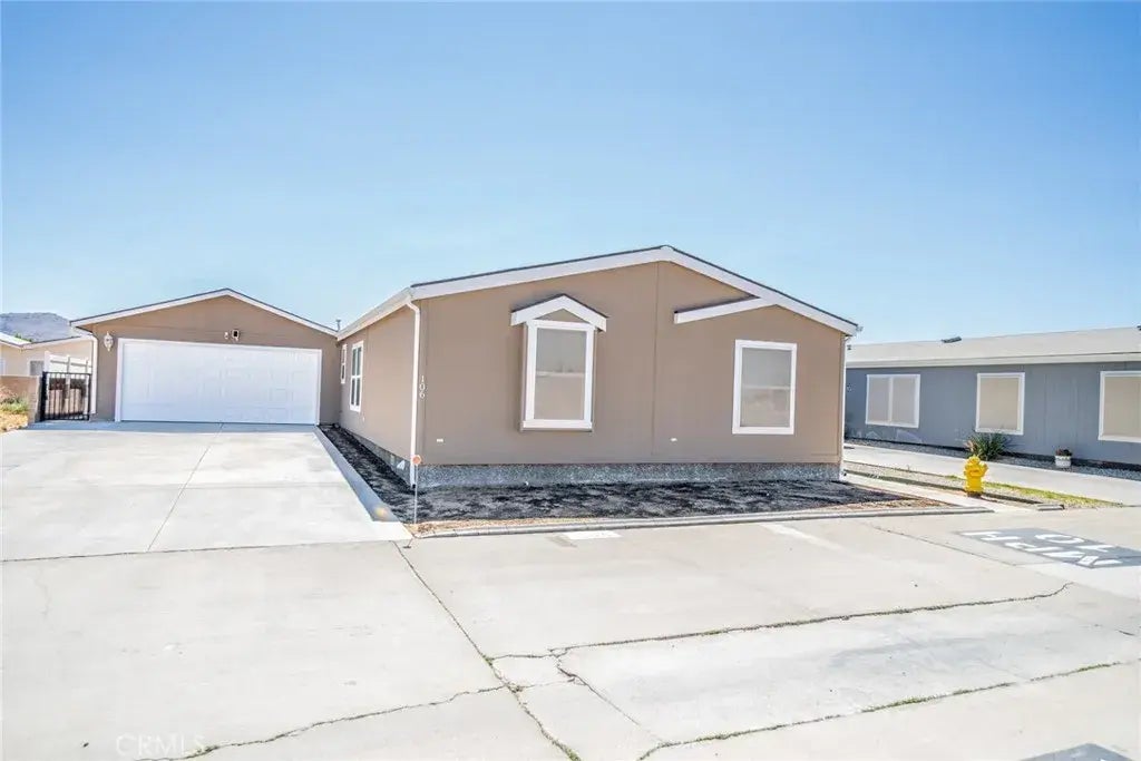 22241 Nisqually 106, Apple Valley