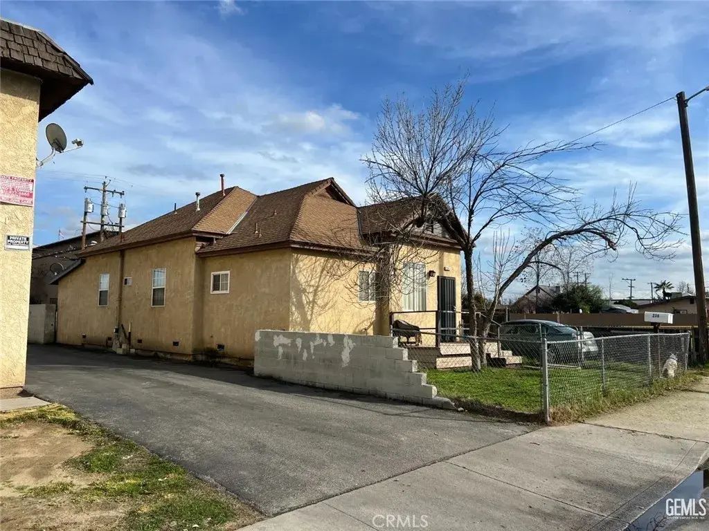 230 Eye Street, Bakersfield