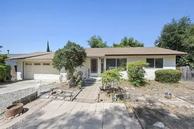 123 Wagon Trail, Fallbrook