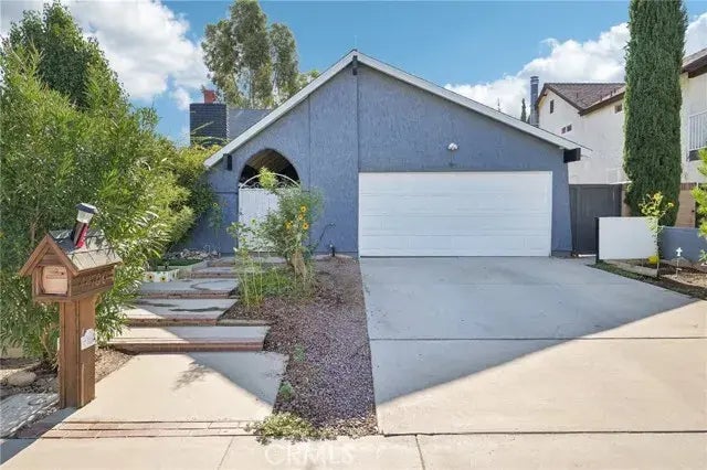 44700 11th St E, Lancaster