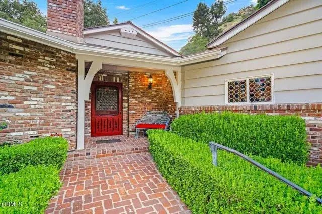 3985 Hampstead Road, La Canada Flintridge