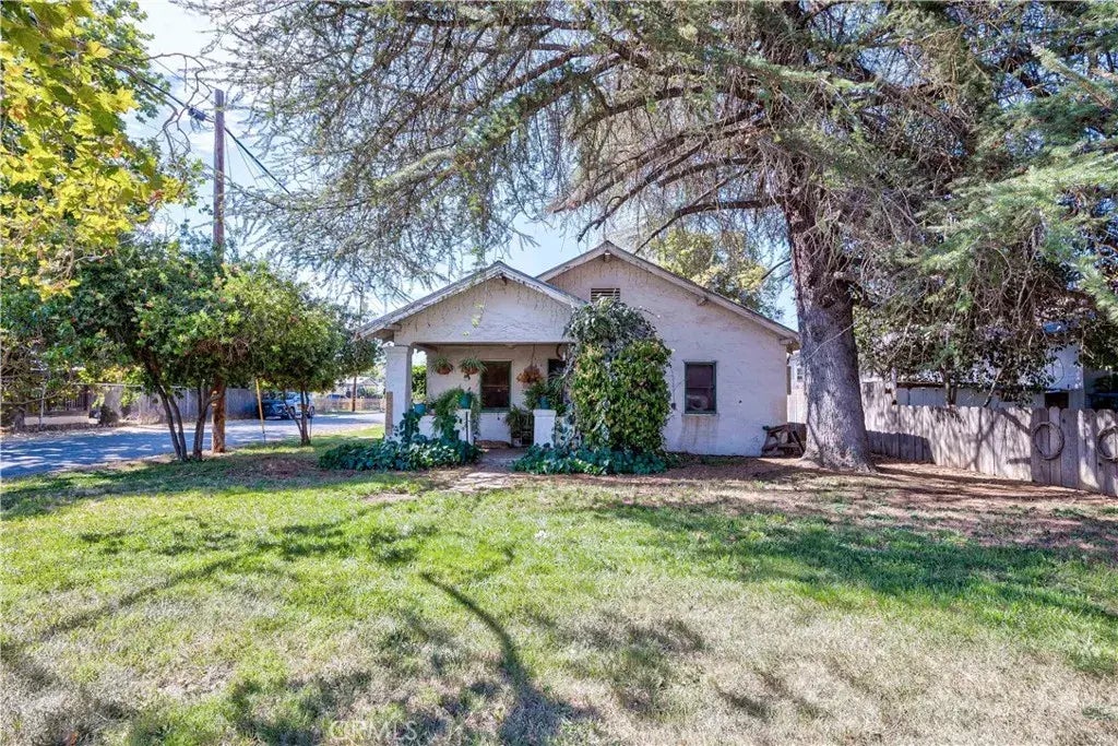 4041 Cook Street, Le Grand