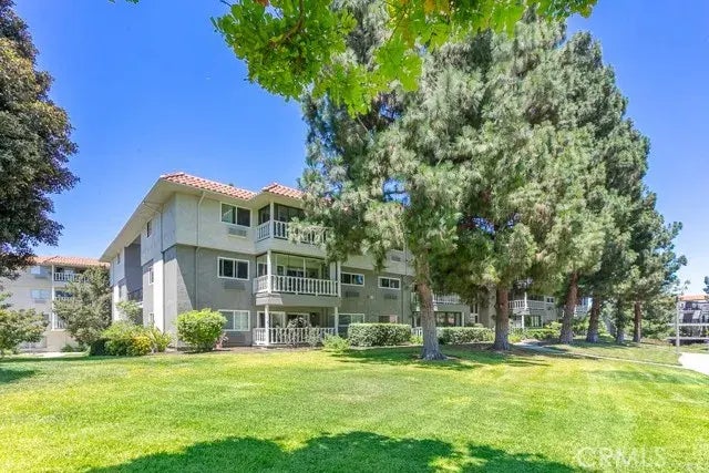 2402 Via Mariposa West 2a, Laguna Woods