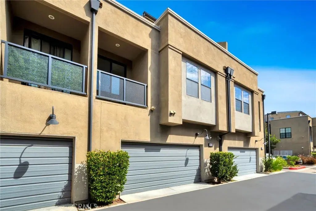 563 W Maple Avenue, Orange