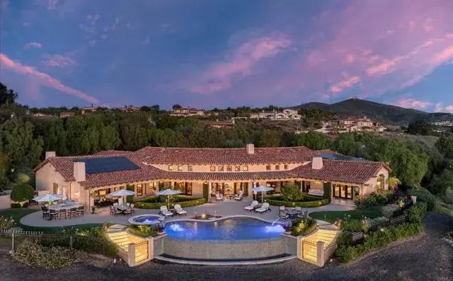 7852 Corte De Luz, San Diego