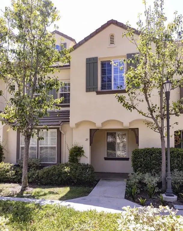 25 Leucadia 85, Irvine