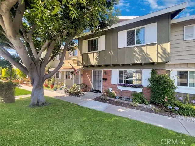 9591 Adams Avenue, Huntington Beach