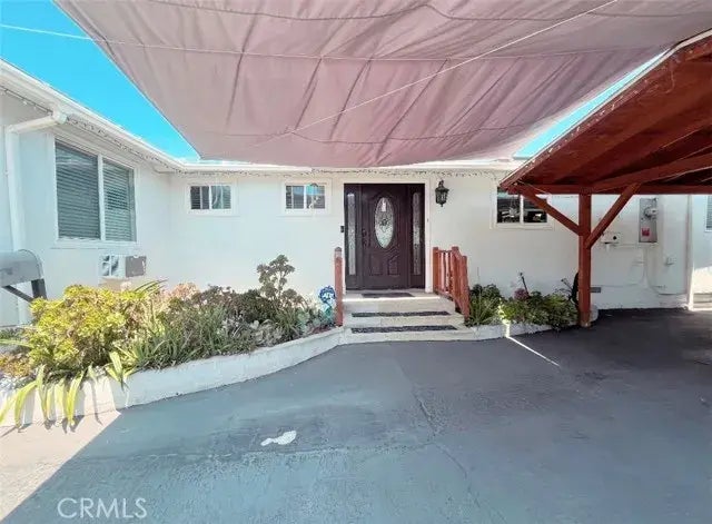 7732 Lemp Avenue, North Hollywood