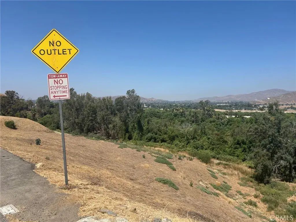 Indian Hill, Riverside