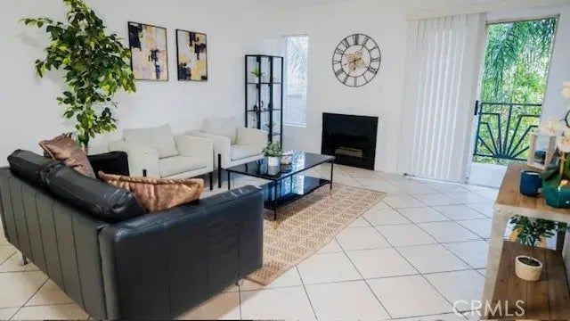 450 E 4th Street 213, Santa Ana