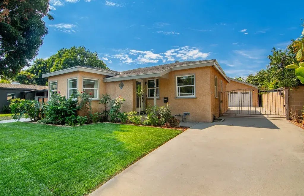 1542 Garden Street, Glendale