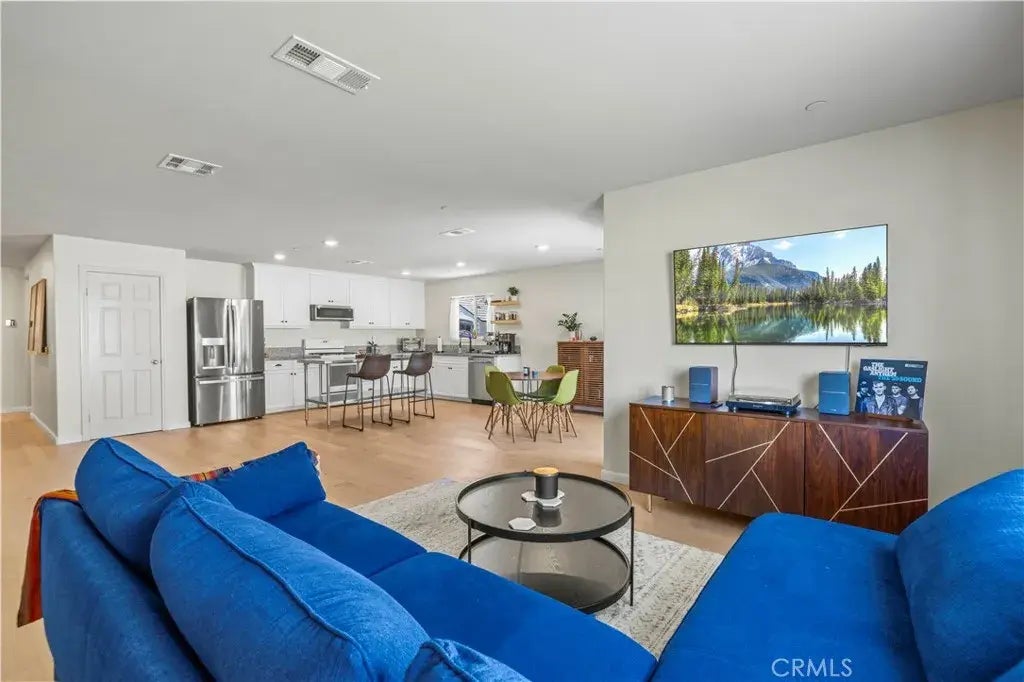 3625 Garnet Lane, Lancaster