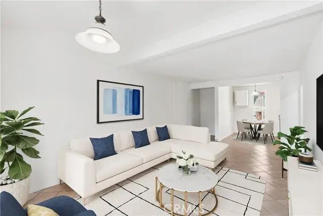 1000 W Macarthur Boulevard 1, Santa Ana