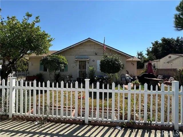 1216 W 166th Street, Gardena