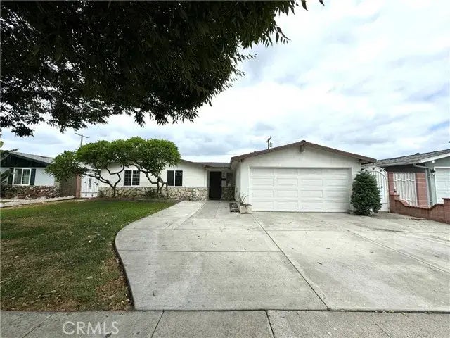 1677 W Chateau Place, Anaheim