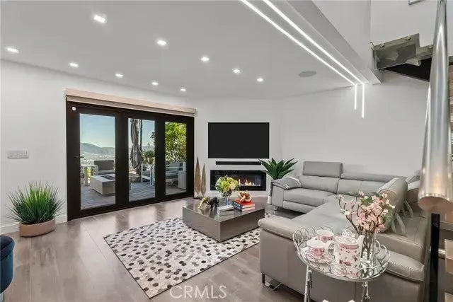 1703 Camino De Villas, Burbank