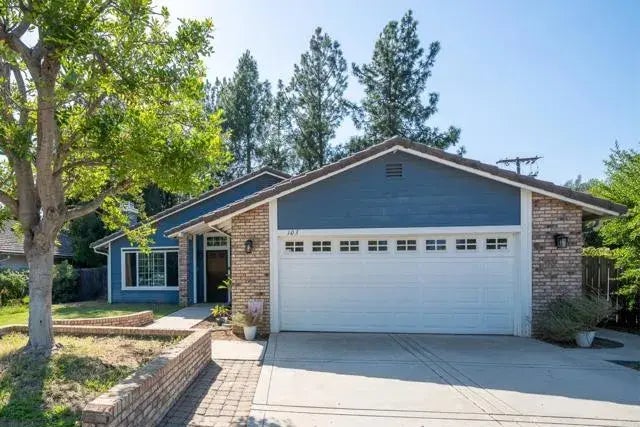 103 S Mercedes Rd., Fallbrook