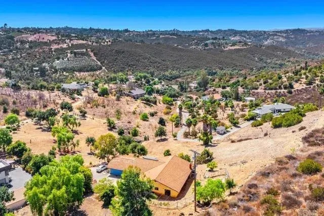 2051 Willow Glen Road, Fallbrook