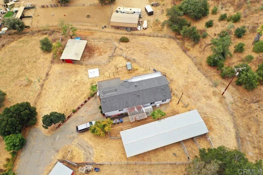 3862 Las Flores, Fallbrook