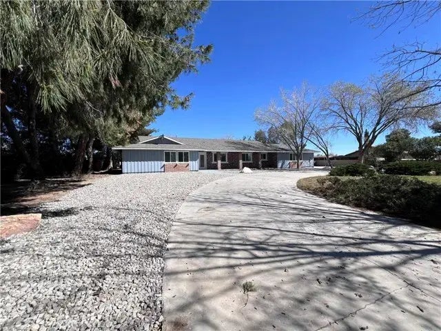 3255 E Avenue H8, Lancaster