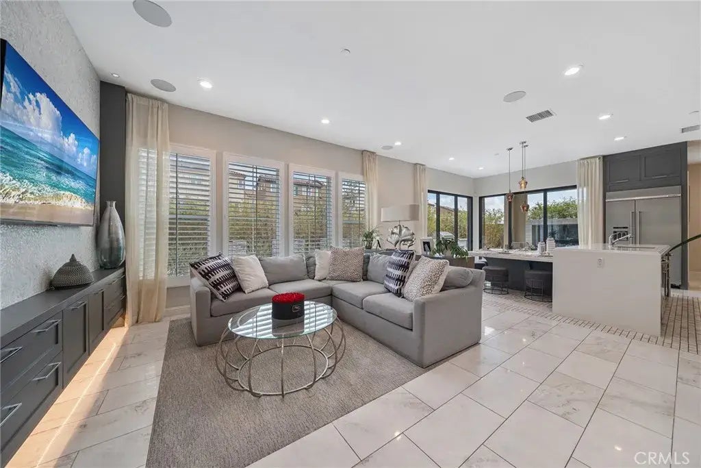 20744 W Bur Oak Circle, Porter Ranch